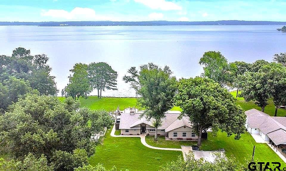 1st image of 21437 Waterfront Dr