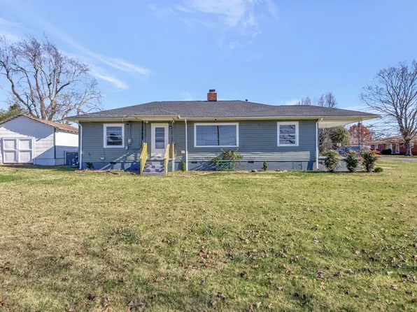 343 College Ct, Mc Ewen, TN 37101