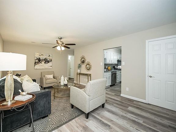 4th image of 11077 Wilwood Dr