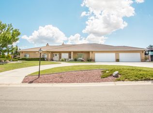 11415 Oak Ridge Dr, Oak Hills, CA 92344
