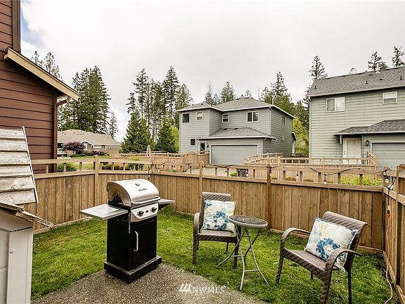 3rd image of 4703 Strathmore Cir SW