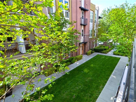 3rd image of 608 W 1st St #10