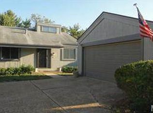 1624 Country Hill Ln, Manchester, MO