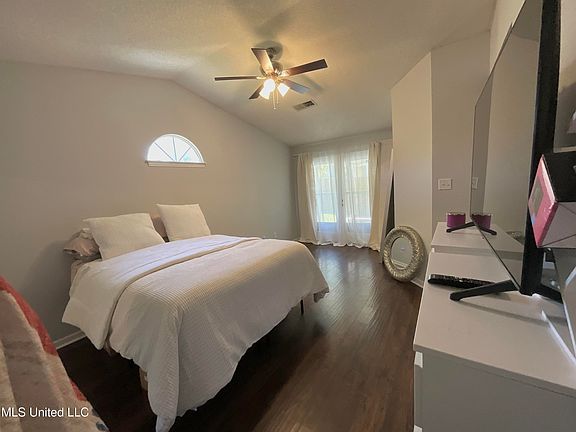 4th image of 7190 Atterbury Cir E