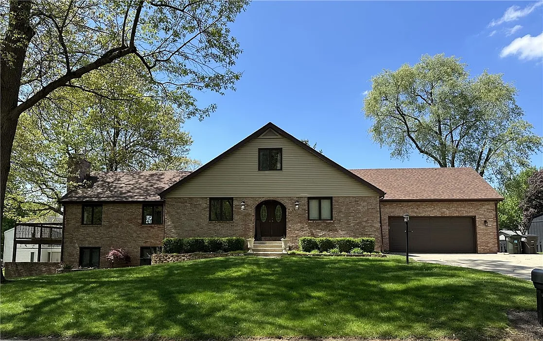41 Lakeshore Dr photo 1