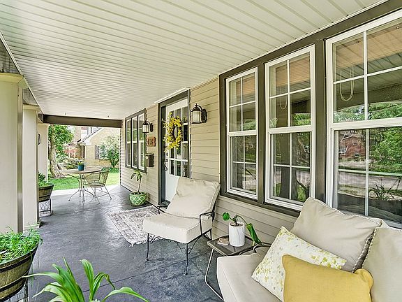 3rd image of 414 Forrer Blvd