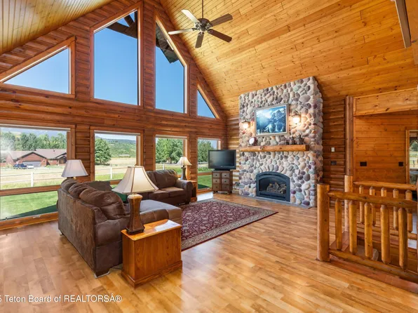 575 Buffalo Dr, Alpine, WY 83128