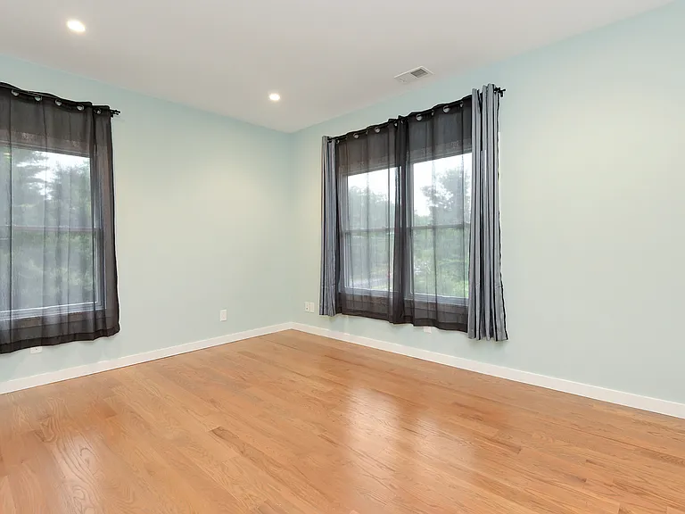 160 Sycamore Rd — Photo 37