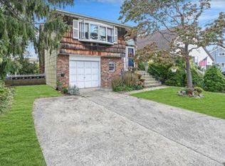 458 Pecan St #A, Lindenhurst, NY 11757
