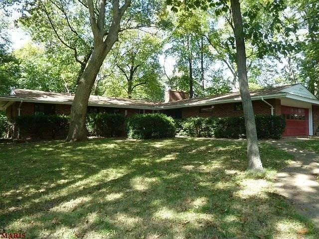 68 Kings Dr photo 1