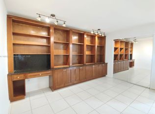 6934 Holly Rd, Miami Lakes, FL 33014