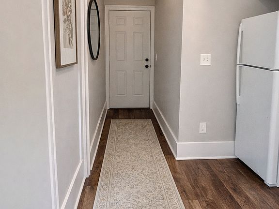4th image of 607 S Lafayette St #2