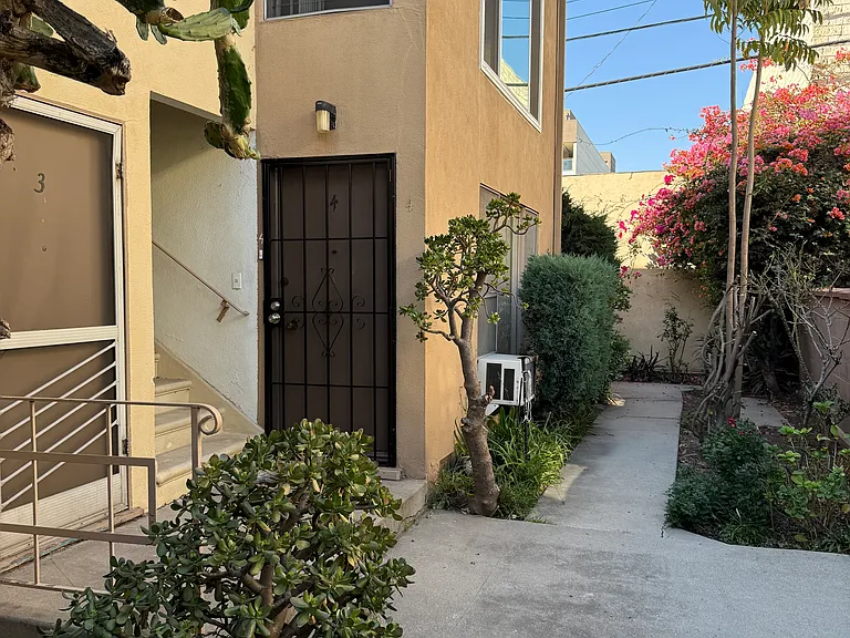 943 N Orange Grove Ave #3 — Photo 12