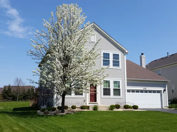 215 Sunbury Dr, St Charles, IL 60175