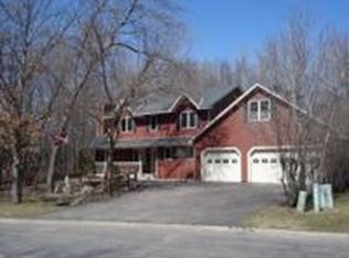 1989 Laurie Rd E, Maplewood, MN 55109