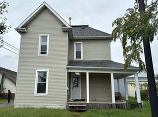 310 S 2nd Ave W, Newton, IA 50208