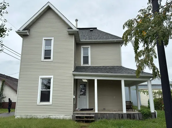 310 S 2nd Ave W, Newton, IA 50208