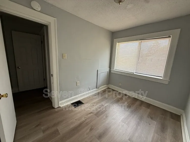 1044 16th Ave — Photo 12