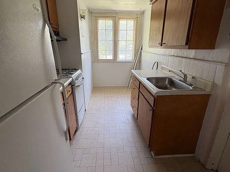 310 N Hamilton St — Photo 4