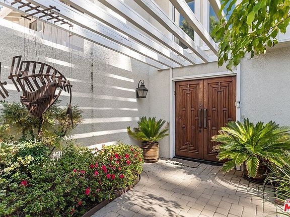 3rd image of 2768 Bottlebrush Dr