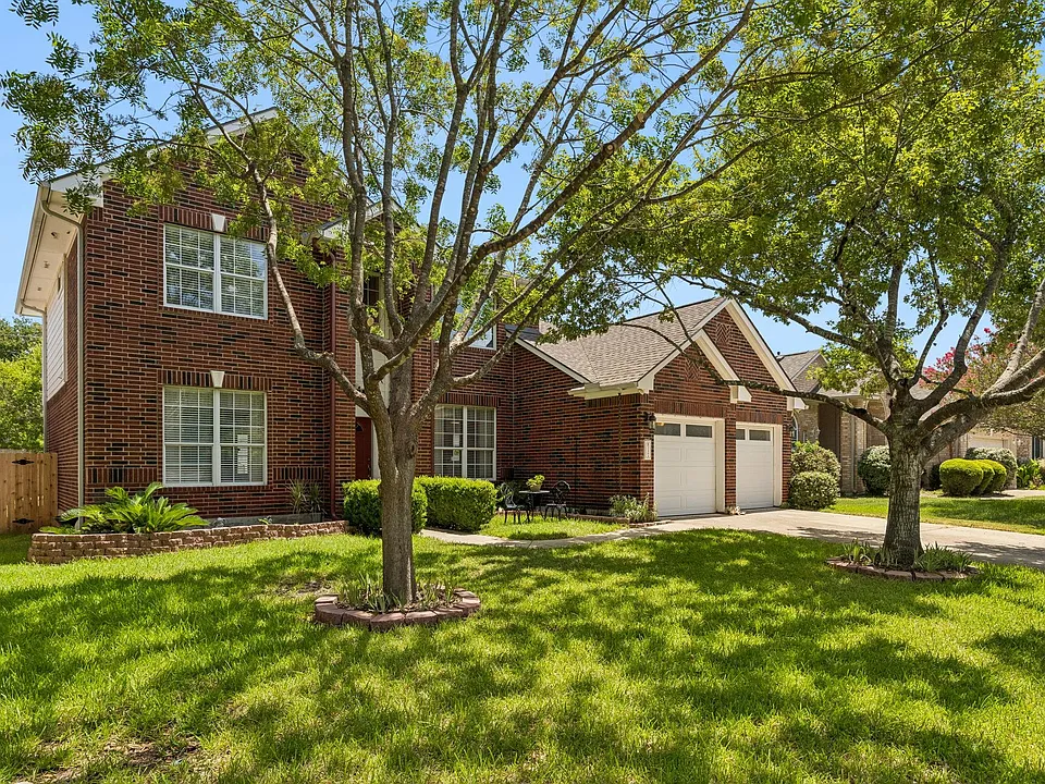 2404 Kristen Ln