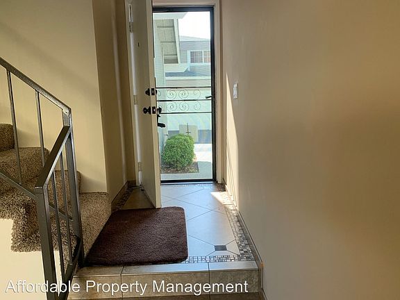 2nd image of 1186 N Lyman Ave