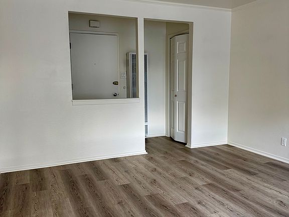 3rd image of 554 Monterey Blvd #1