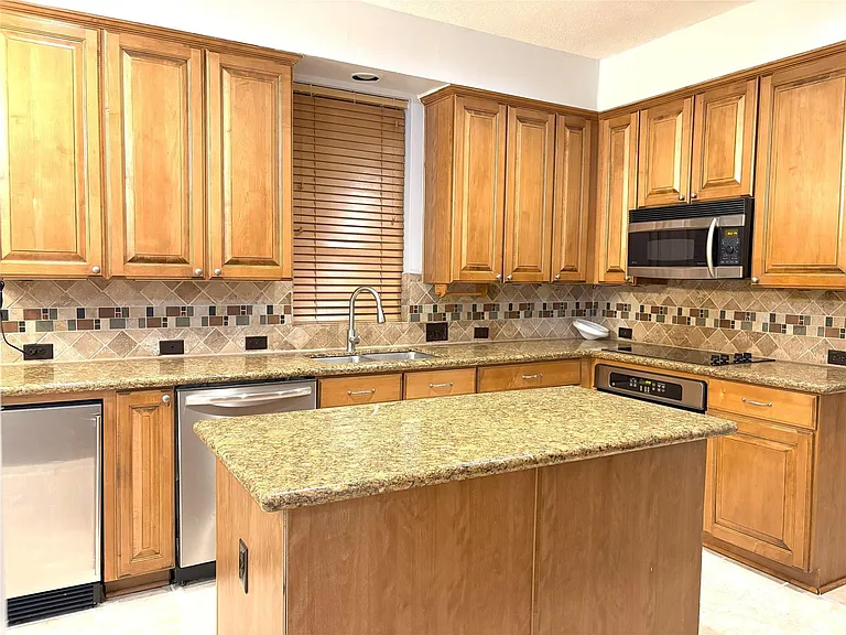 7710 Misty Fern Ct — Photo 12