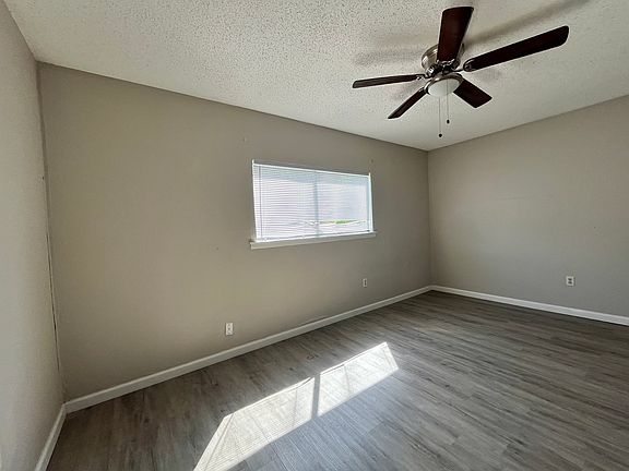 4th image of 7822 Hollow Oak St