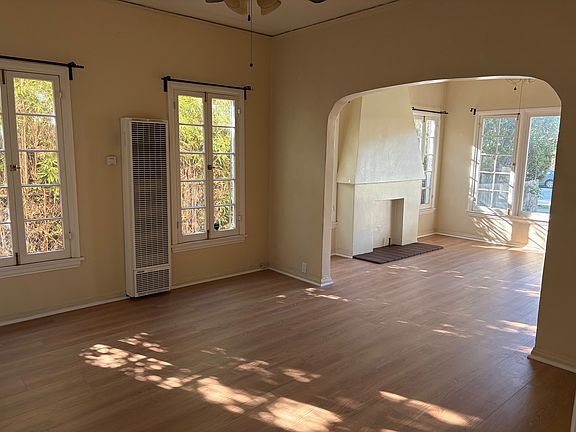 3rd image of 1160 N Raymond Ave APT 1