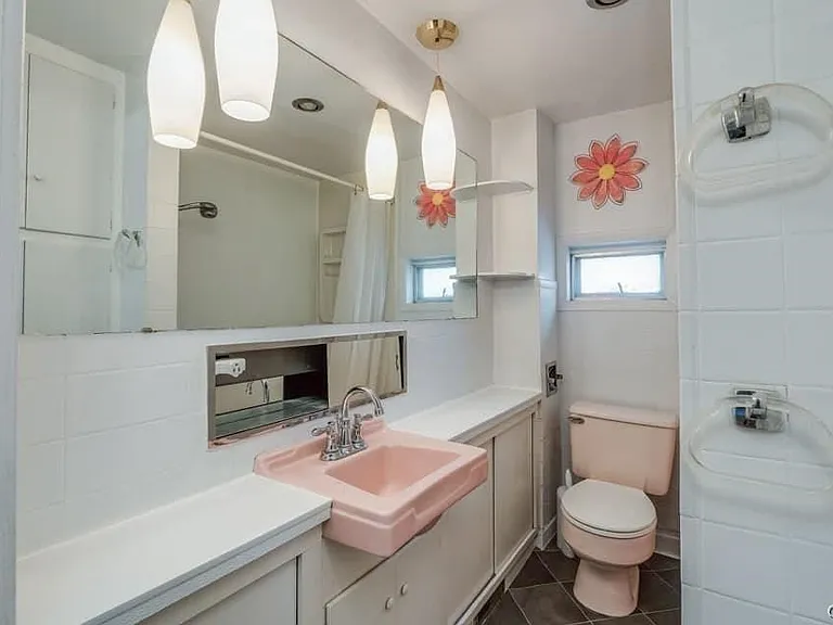 637 Coffeen St — Photo 18