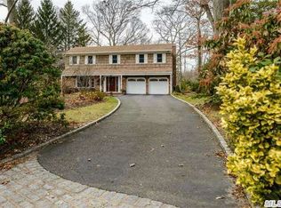 11 Pegs Ln, Cold Spring Harbor, NY 11724