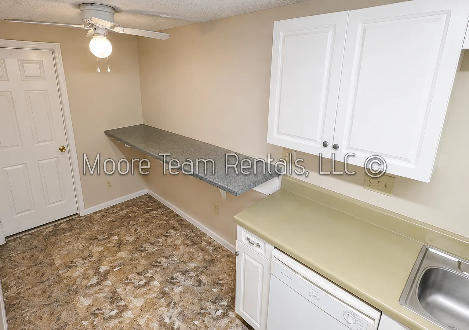 Edgewood Ave 618 — Photo 3