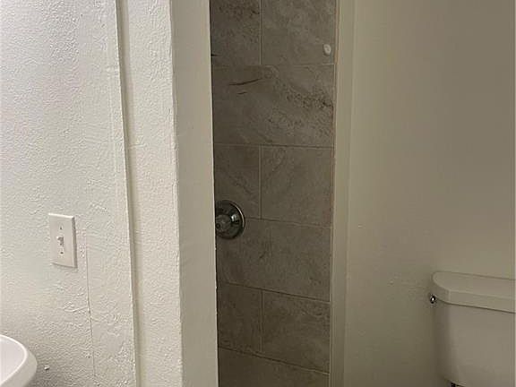 4th image of 9417 Palmer Ave