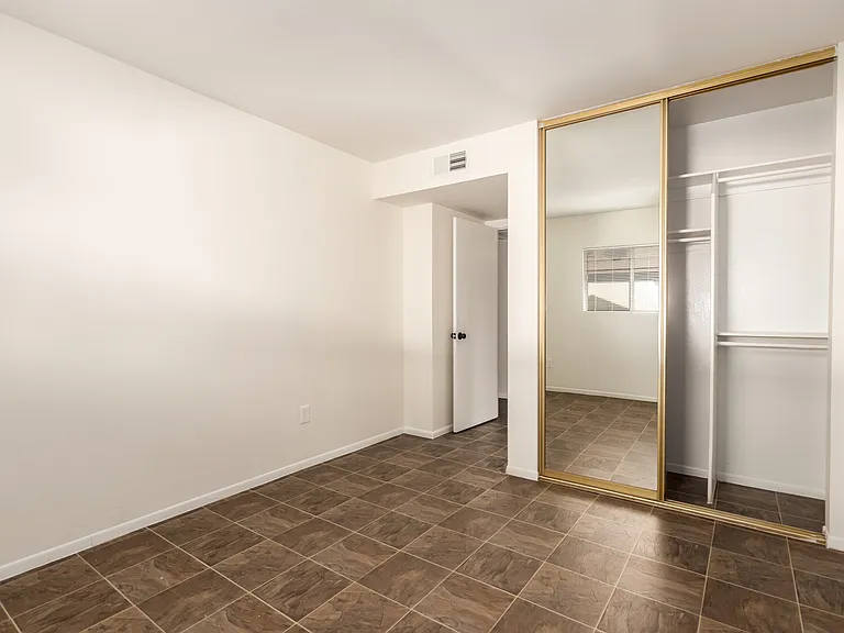 27 W Concorda Dr #104 — Photo 17