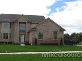432 Sunset Blvd, Oxford, MI 48371