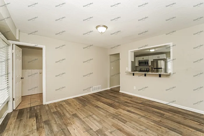 43 Woodrow Ave — Photo 6