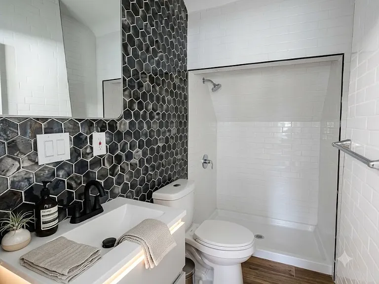 1638 Sanderson Ave #2 — Photo 4