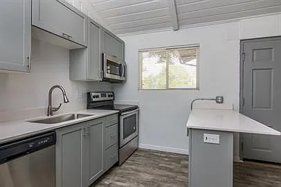 3300 S "10-Plex" - 2580 #2 — Photo 4