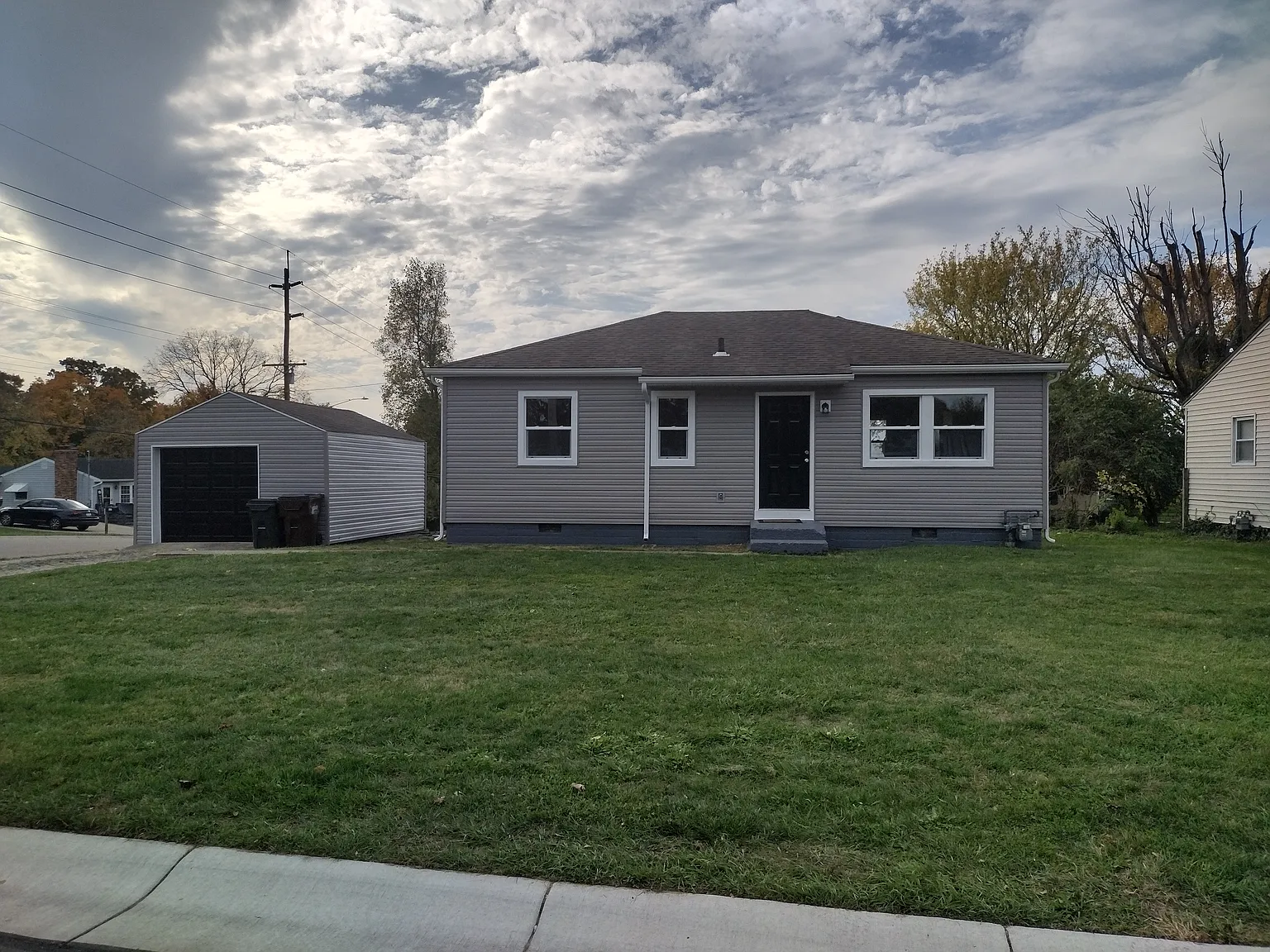 2000 Spencer Ln photo 1