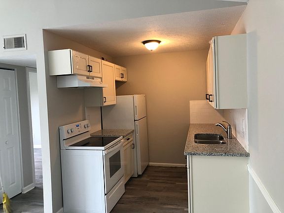 3rd image of 6512 Six Mile Ln APT 7