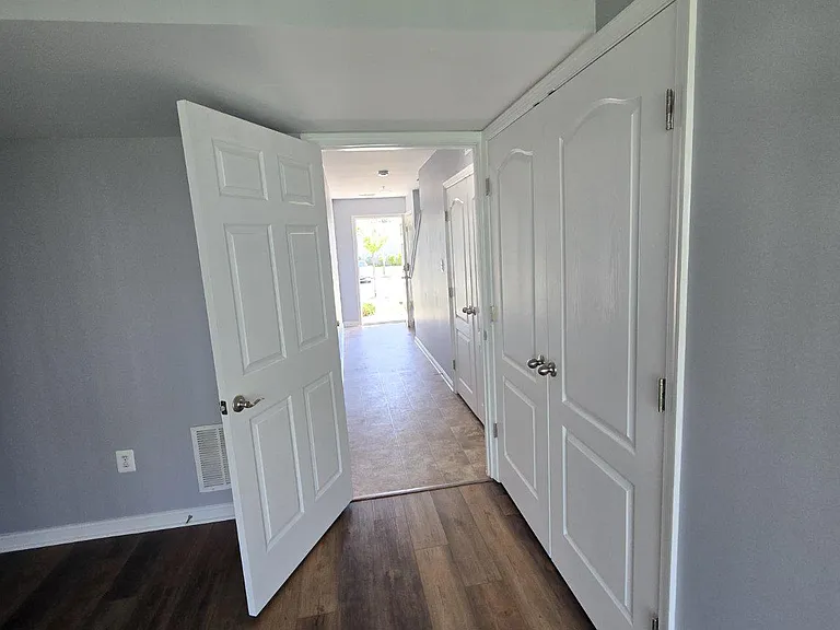 7720 Village Park Dr — Photo 5
