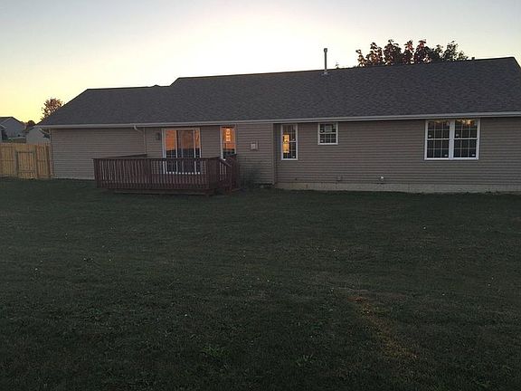 3rd image of 102 Bittersweet Ave