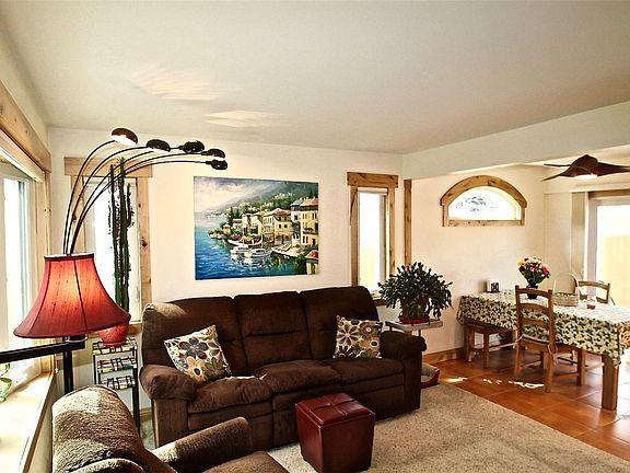 4th image of 10429 Holland Pl