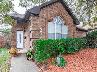6410 White Oak Dr, Rowlett, TX 75089