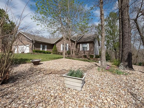 4th image of 35 Mansfield Dr