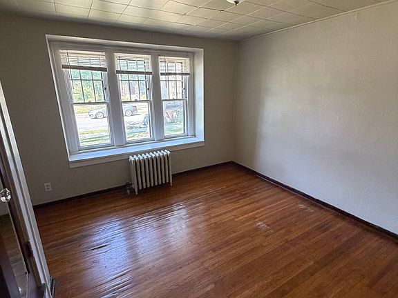 3rd image of 171 Sanders Rd APT 1