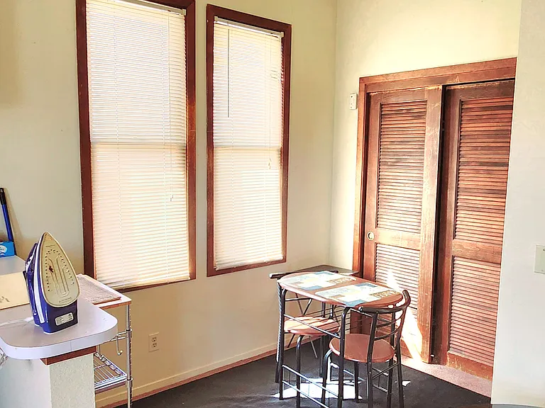 1561 N Van Ness Ave #13 — Photo 4