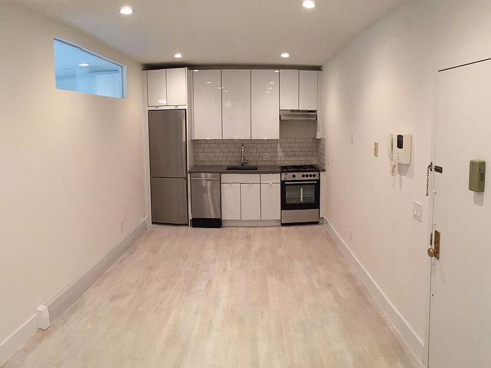 1st image of 220 Kosciuszko St APT 1A