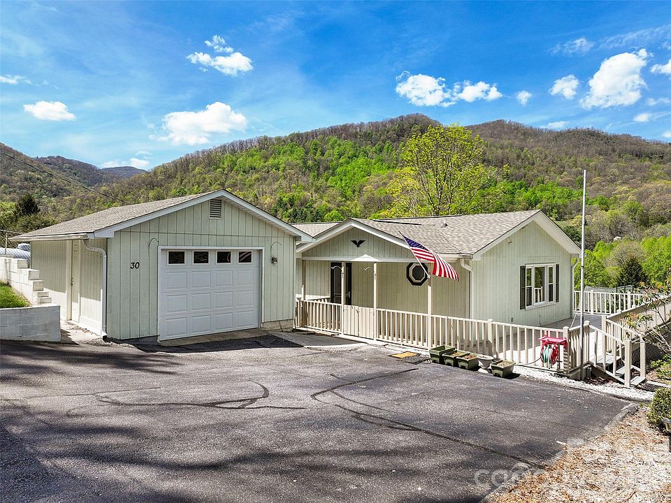 1st image of 30 Hillcrest Rd